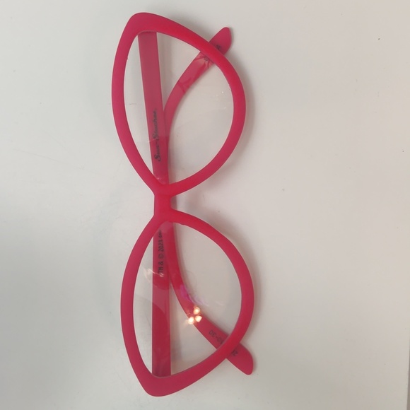 Linda Belcher from Bob's Burgers Red Glasses and Black Wig for Halloween Cosplay - Picture 2 of 6